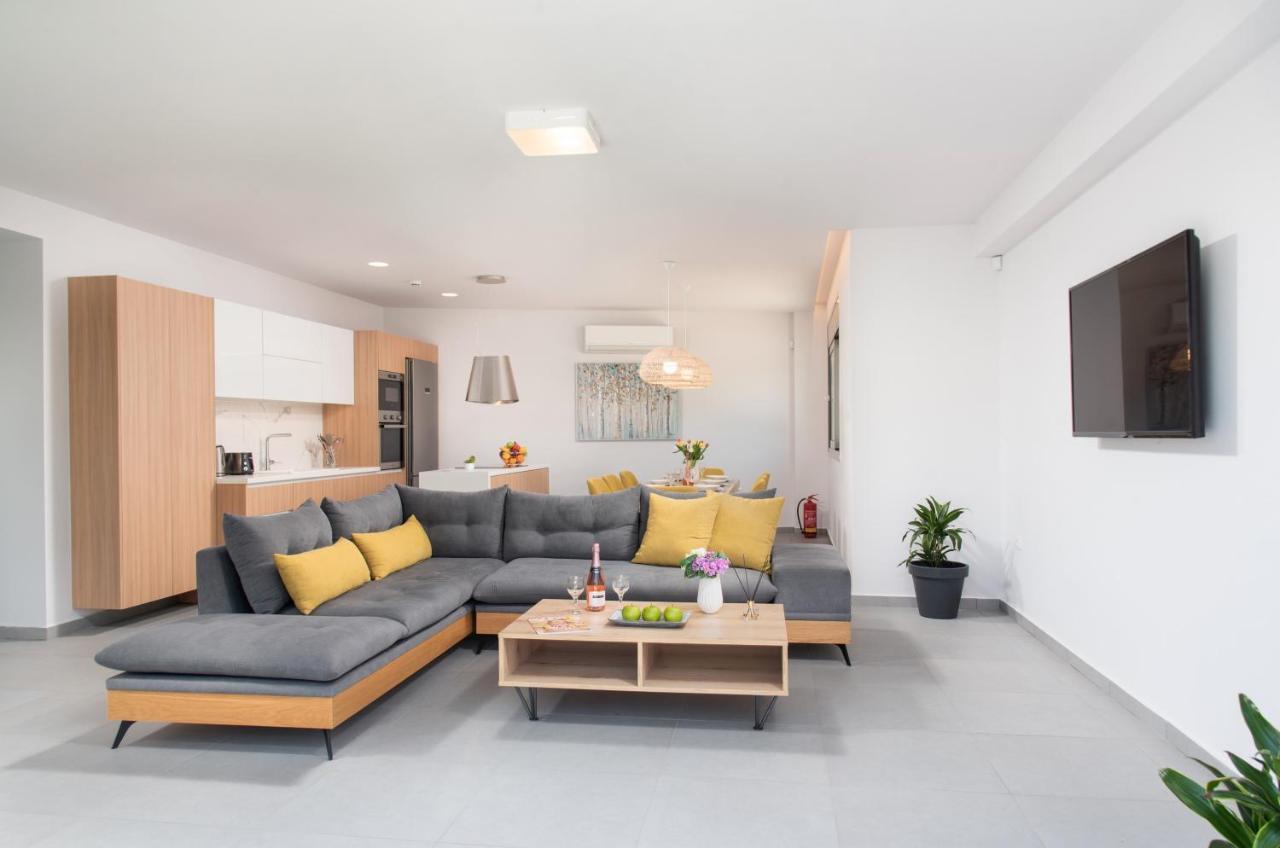Villa Ampela By Posarellivillas Agia Marina  ภายนอก รูปภาพ