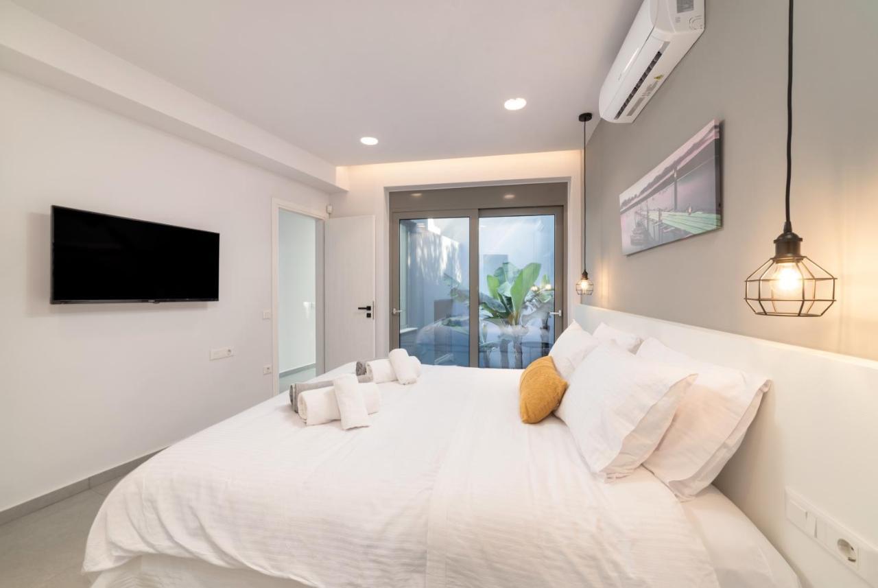 Villa Ampela By Posarellivillas Agia Marina  ภายนอก รูปภาพ